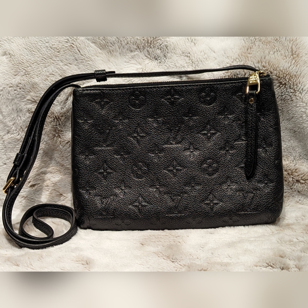 SOLD💥 Authentic!! Louis Vuitton Twice Empreinte cross body - box and dust bag - Picture 8 of 15